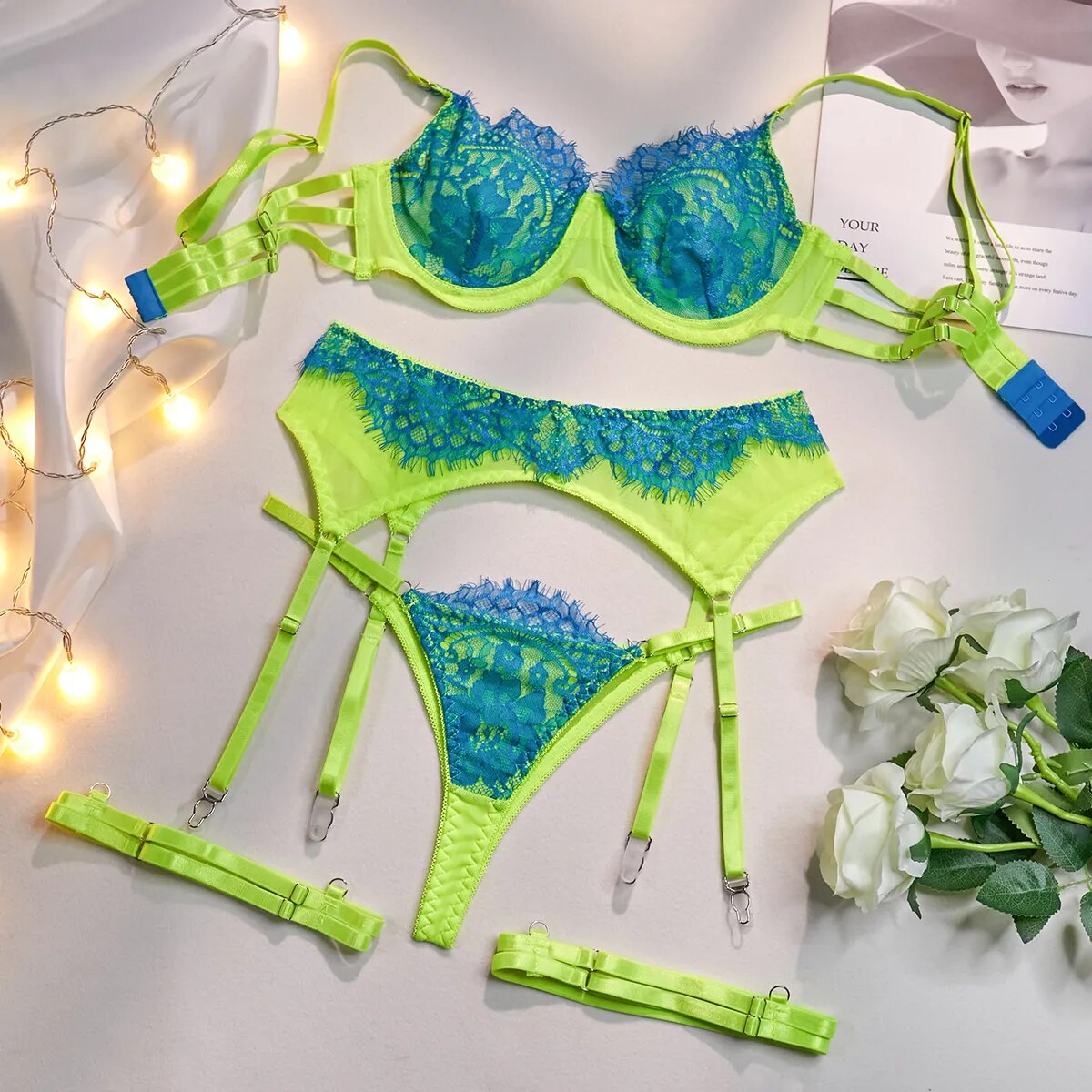 3-teiliges Kontrastfarbenes Spitzen-Erotik-Set mit Farbpatchwork und Sexy Push-Up BH Velure Intimates