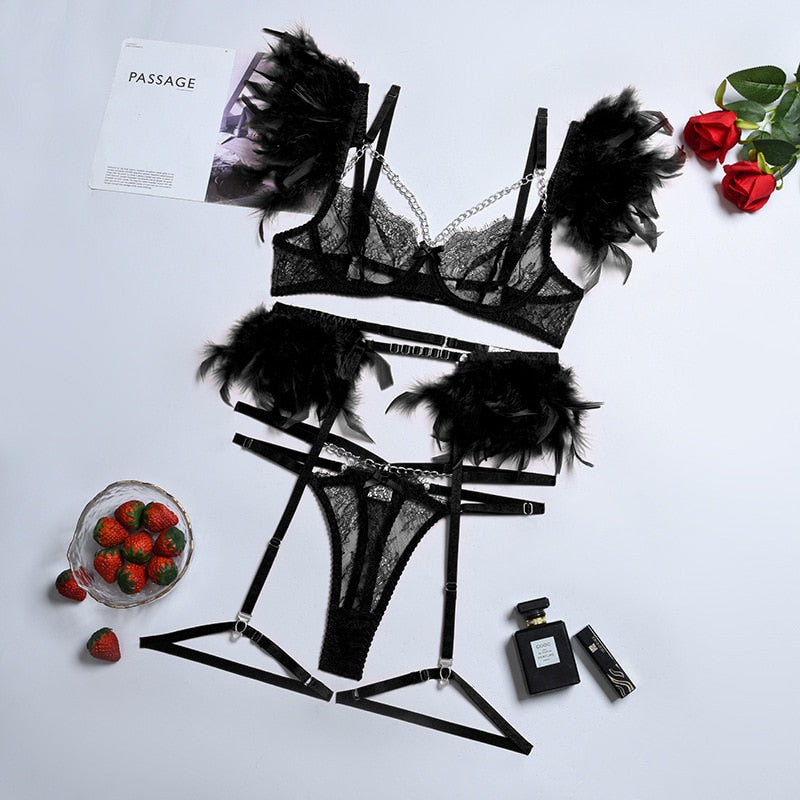 Exquisites 3-teiliges Dessous-Set mit Feder- und Kettenakzenten Velure Intimates