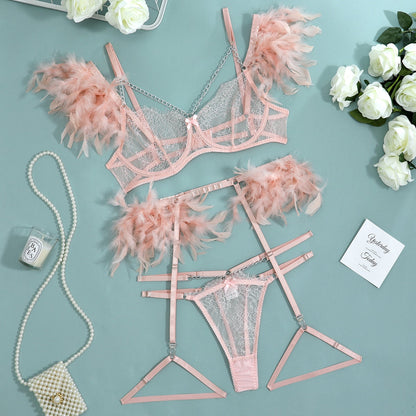 Exquisites 3-teiliges Dessous-Set mit Feder- und Kettenakzenten Velure Intimates