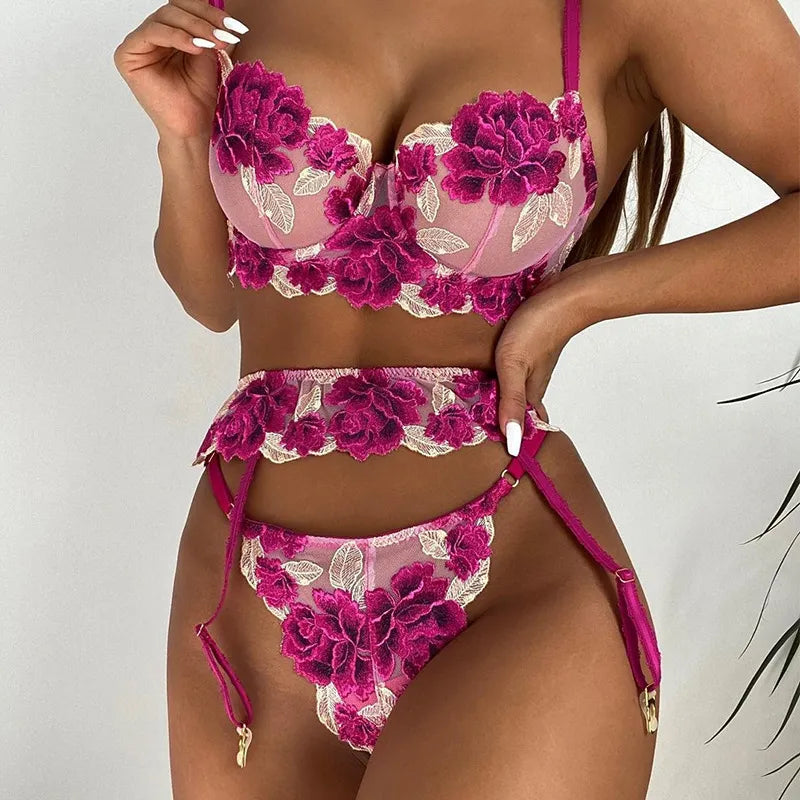 Ensemble de soutien-gorge en dentelle brodée 3 pièces avec soutien-gorge à armatures floral et sous-vêtements string