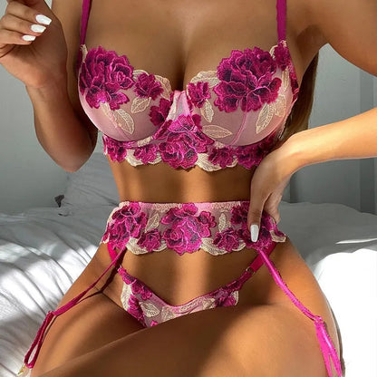 Ensemble de soutien-gorge en dentelle brodée 3 pièces avec soutien-gorge à armatures floral et sous-vêtements string