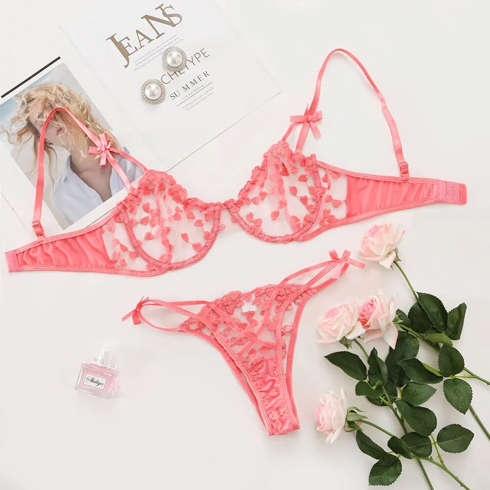 Ensemble 2 pièces de soutien-gorge en dentelle brodée de cœurs avec soutien-gorge et culotte transparents