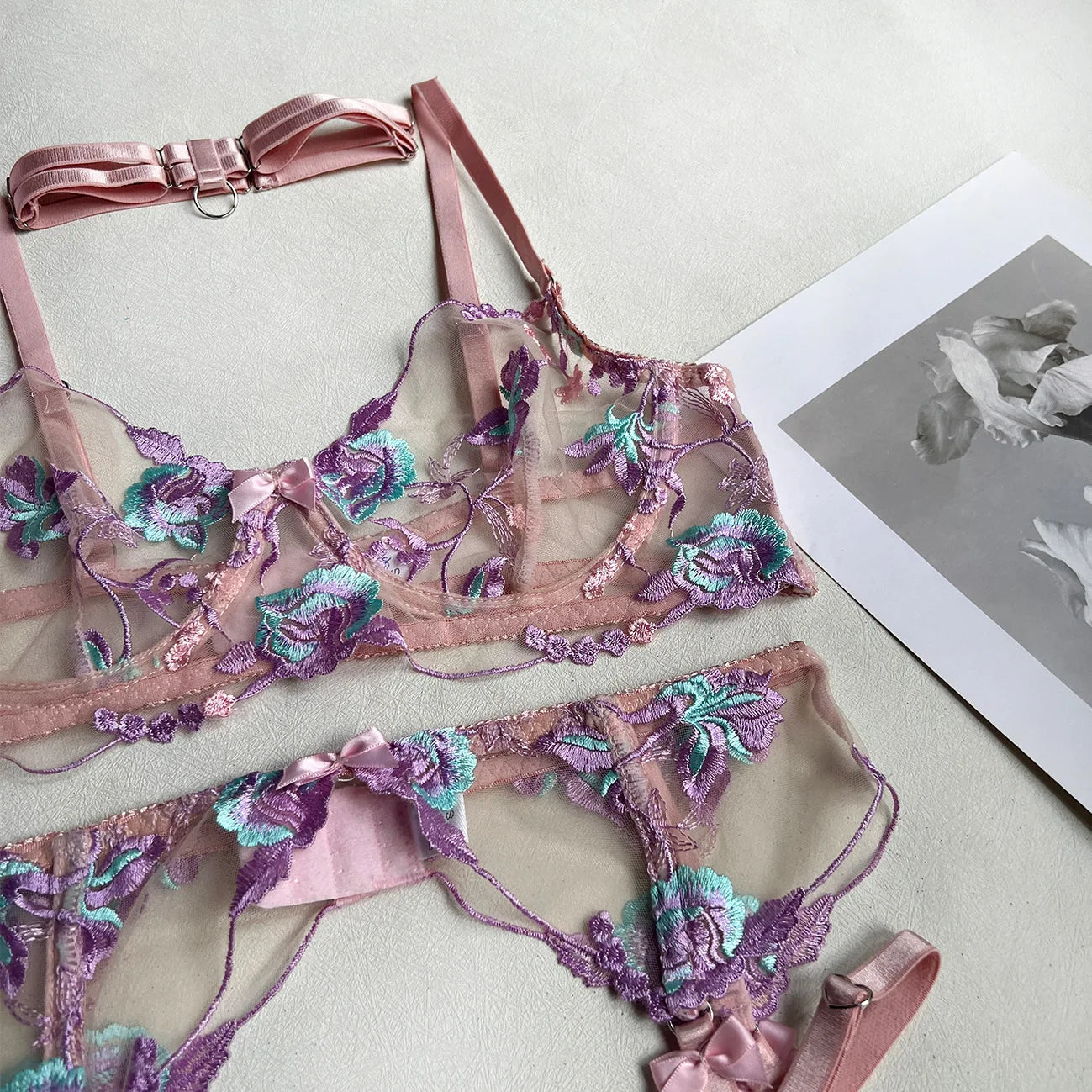 Florales Stickerei-Lingerie-Set für Damen, 5-teilig, Sexy Erotisches Transparentes BH + Höschen Unterwäsche-Set, Sinnliches Strumpfband-Set