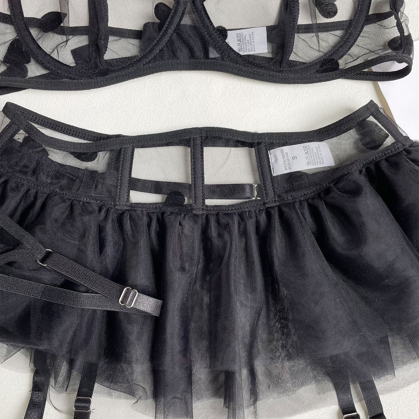 Herz-Stickerei Dessous für Damen: Transparenter Halfter, Erotisches Sexy Strumpfband-Set mit Mesh-Patchwork