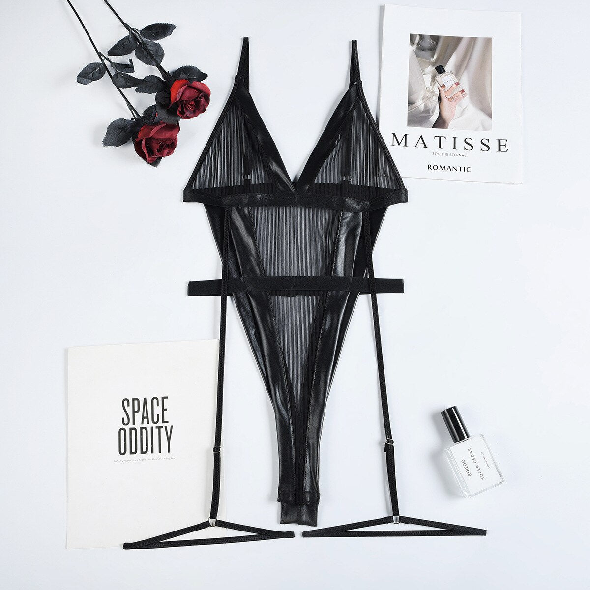 Deep V Neck Bodysuit für Damen: Transparent Schwarz, Rückenfrei, Sexy Bodysuit, Gestreifter Strumpfhalter, Erotischer Body Femme Club