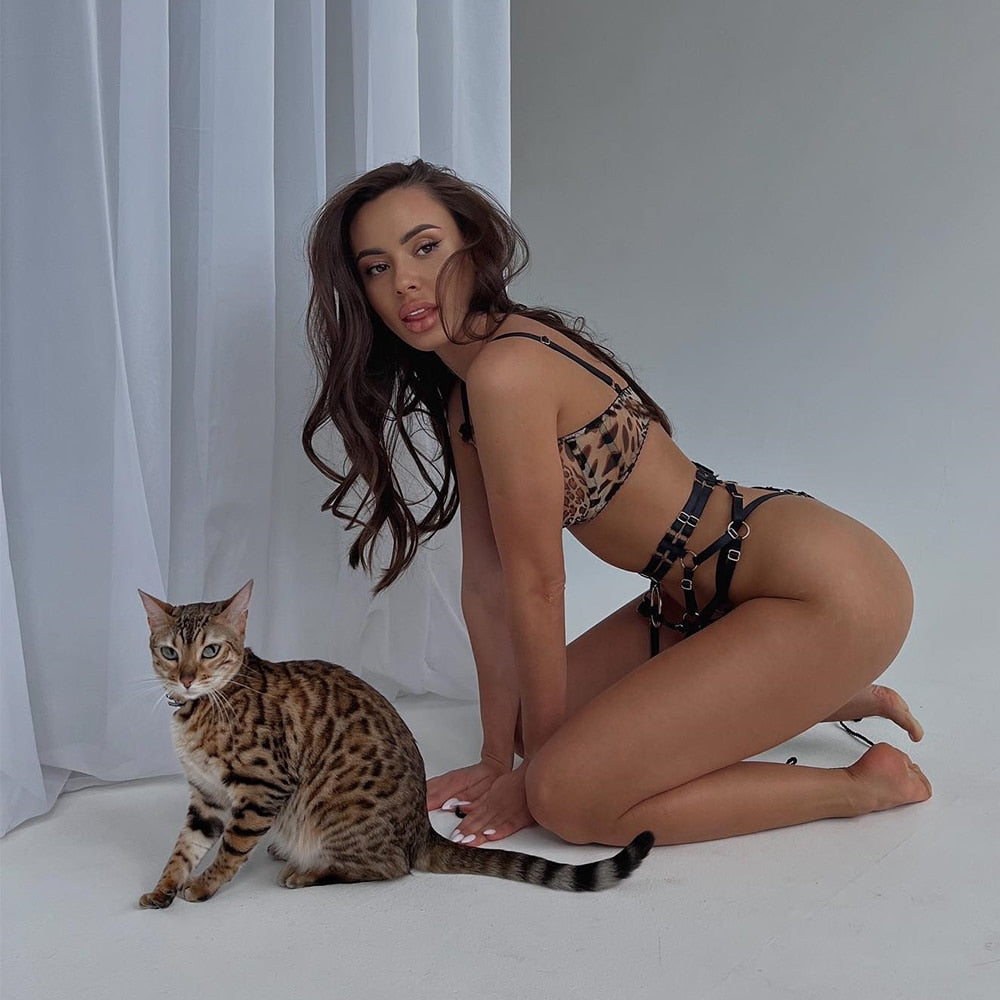 3-teiliges Leopard Mesh Dessous-Set für Damen: Vintage Sexy Exotik-Set mit Ring-Schleife, Fantasie Strumpfband und Slip